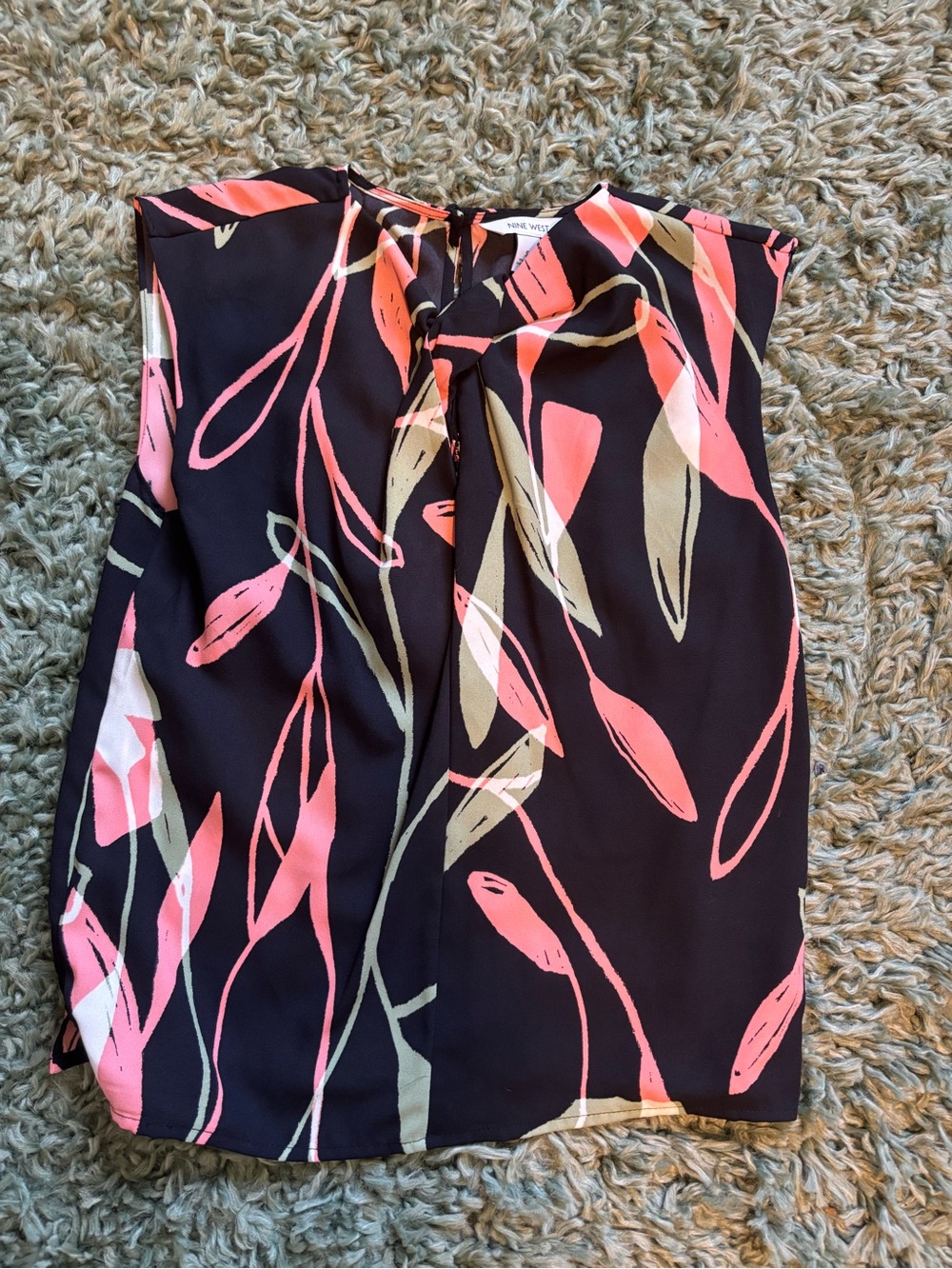 NWOT Nine West Sleeveless Strawberry & Kiwi Blouse
